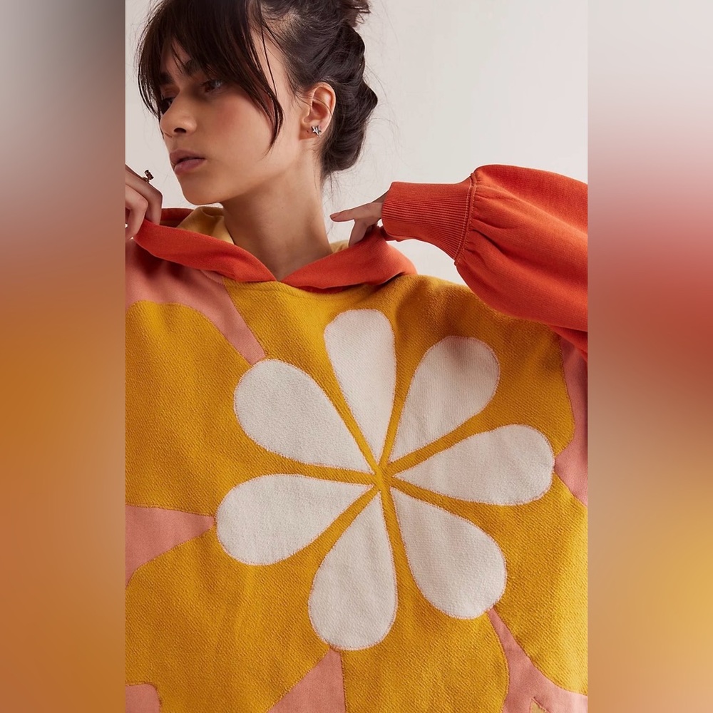 Sale▪️NWT Free People Clover Sweatshirt in Orange Combo - Picture 3 of 8